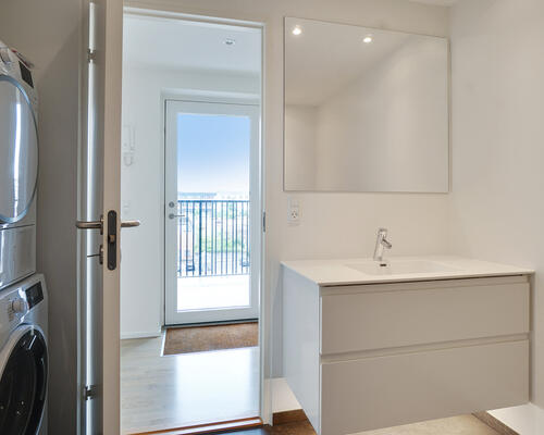 2 værelses flot lejlighed på 66 m² beliggende i flot nyere renoveret ejendom.