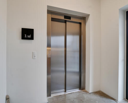 2 værelses flot lejlighed på 66 m² beliggende i flot nyere renoveret ejendom.