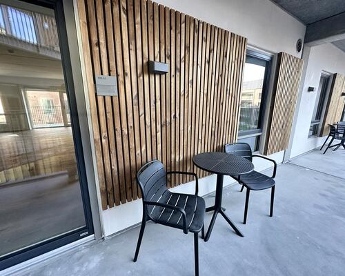 Moderne 3-værelses lejlighed med altan og udsigt