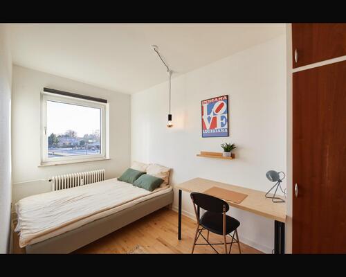 Skøn lys og lækker 4 værelses med stor stue og helt nyt HTH køkken