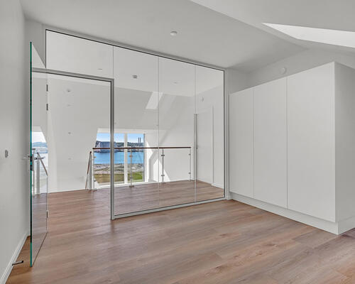 Elegant penthouse med fantastisk udsigt og skønne omgivelser