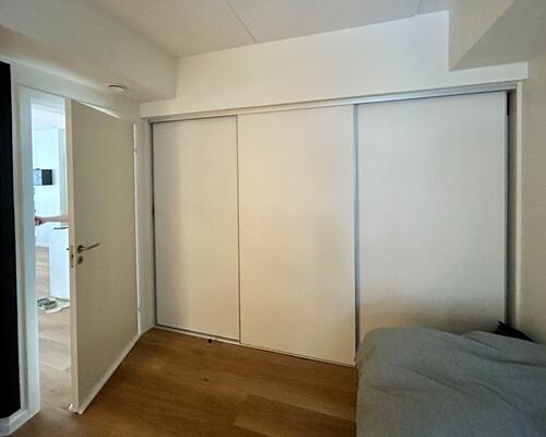 Skøn 4-værelses lejlighed med altan og udsigt