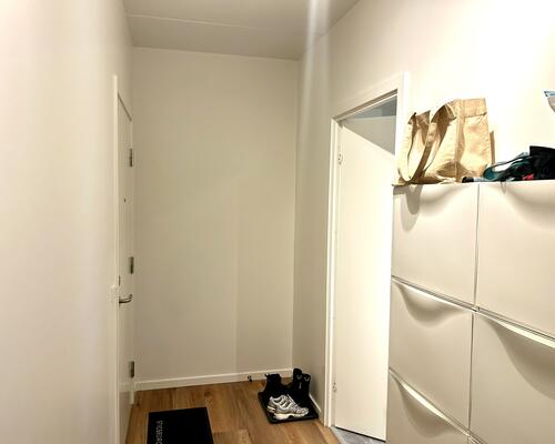 Skøn 4-værelses lejlighed med altan og udsigt