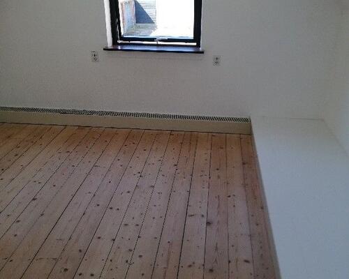 Hyggeligt hus med 24kvm udhus