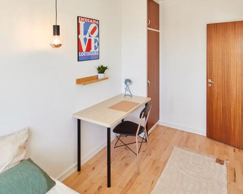 Skøn lys og lækker 4 værelses med stor stue og helt nyt HTH køkken