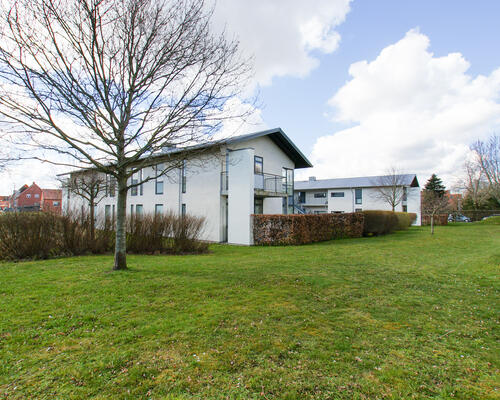 Central og lys 3 værelses med altan og parkering, Horsens