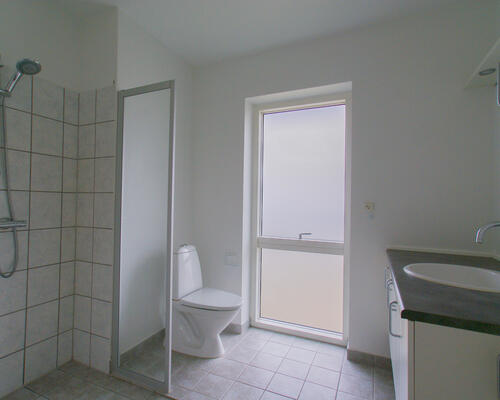 Central og lys 3 værelses med altan og parkering, Horsens