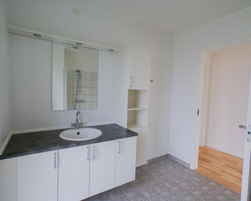 Central og lys 3 værelses med altan og parkering, Horsens