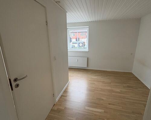 Flot lys lejlighed på Jellingvej