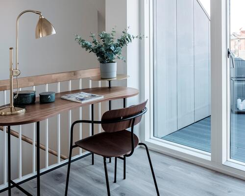 Skøn lys 2 væreslses lejlighed med tagterrasse