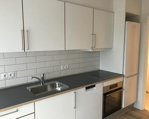 Skøn lys 2 væreslses lejlighed med tagterrasse