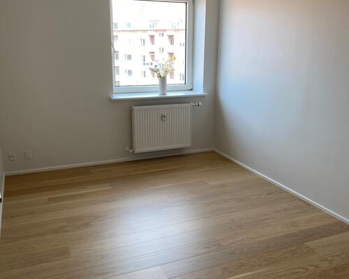 Skøn nyrenoveret 3 vær. i Ø-gaden