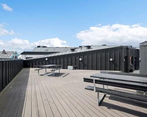 Lys 4-værelses med altan i hjertet af Borggade