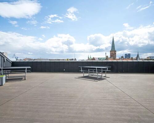 Lys 4-værelses med altan i hjertet af Borggade