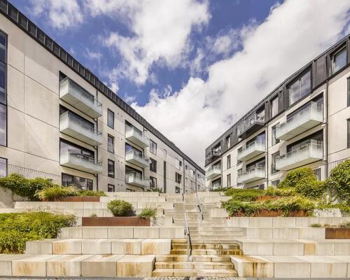 Lys 4-værelses med altan i hjertet af Borggade