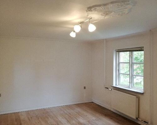 Hyggeligt hus med 24kvm udhus