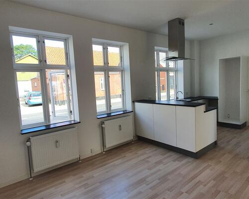 Nyistandsat 3-værelses lejlighed, indflytningsklar