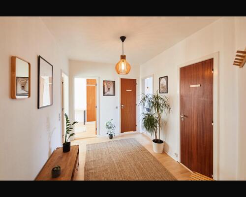 Skøn lys og lækker 4 værelses med stor stue og helt nyt HTH køkken