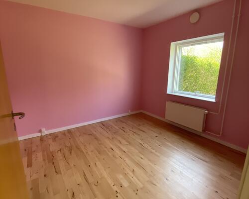 Stor og rummelig 4-værelses lejlighed i grønne omgivelser