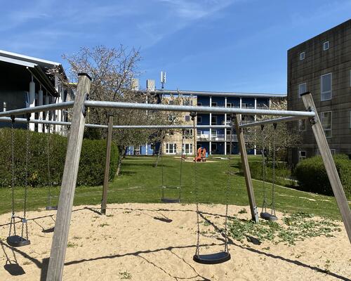 Stor og rummelig 4-værelses lejlighed i grønne omgivelser