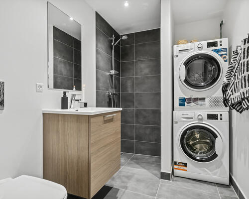 SKØN 4-VÆRELSES LEJLIGHED I AARHUS C MED EGEN ALTAN!