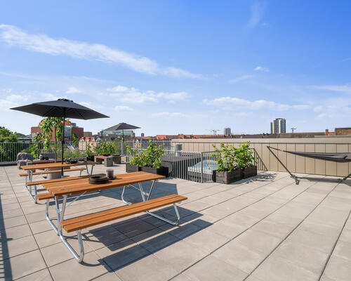 SKØN 4-VÆRELSES LEJLIGHED I AARHUS C MED EGEN ALTAN!