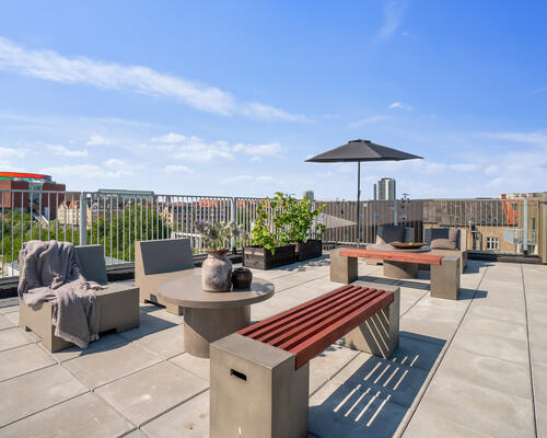 SKØN 4-VÆRELSES LEJLIGHED I AARHUS C MED EGEN ALTAN!