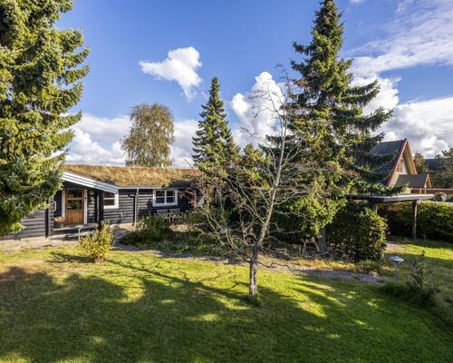 Fantastisk beliggende villa ud til vandet | Jægerspris