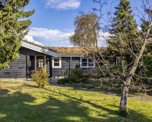 Fantastisk beliggende villa ud til vandet | Jægerspris