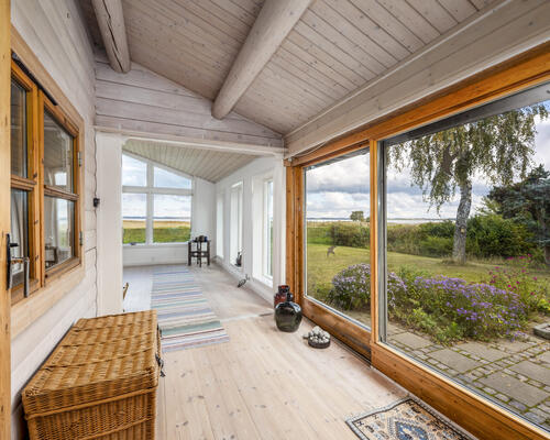 Fantastisk beliggende villa ud til vandet | Jægerspris