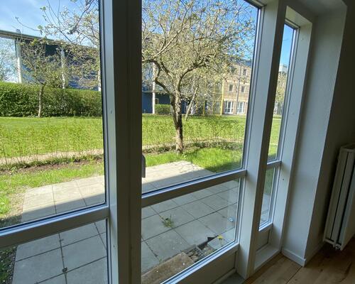 Stor og rummelig 4-værelses lejlighed i grønne omgivelser