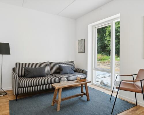 Skøn 4-værelses med træterrasse og have