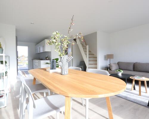 Lækkert 4-vær. rækkehus i Malling med egen have/terrasse.