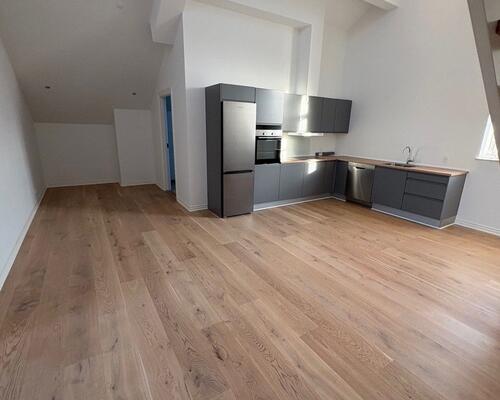 Charmerende 3. værelses herskabslejlighed