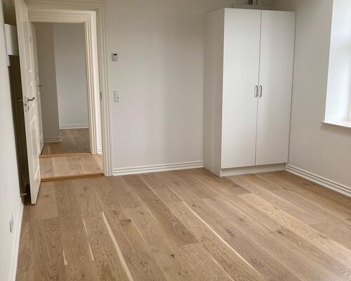 Charmerende 3. værelses herskabslejlighed