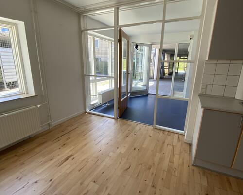 Stor og rummelig 4-værelses lejlighed i grønne omgivelser