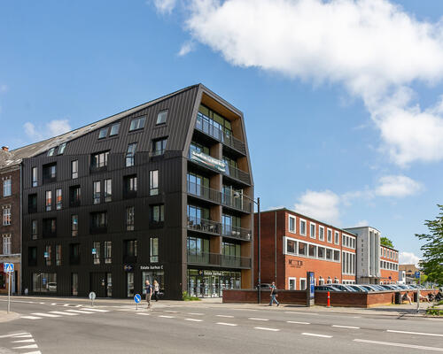 FANTASTISK 3-VÆRELSES LEJLIGHED I SMILETS BY