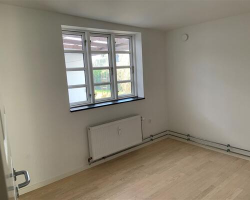 Lys og velindrettet 2 vær. lejlighed