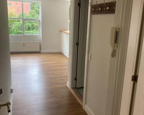 Renoveret 3-værelses på 101 m2, moderne køkken og vaskesøjle – tæt på nærbanen og stadion