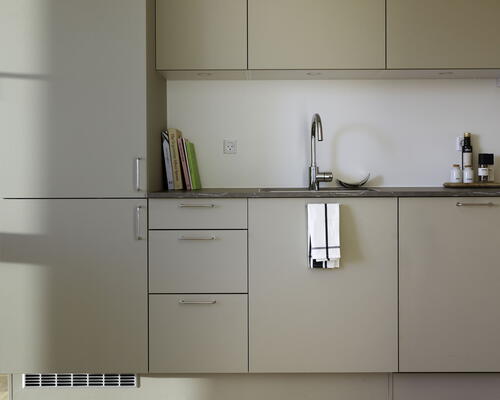 Charmerende 4-værelses duplex lejlighed med gavlplacering i Tingbjerg