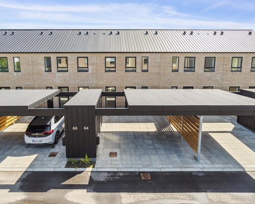 Familievenligt 4-vær. rækkehus på 115 m2 med to terrasser og dobbelt carport i Jasminparken, Sønder Tranders