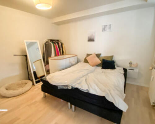 Skøn 2-værelses lejlighed med egen terrasse