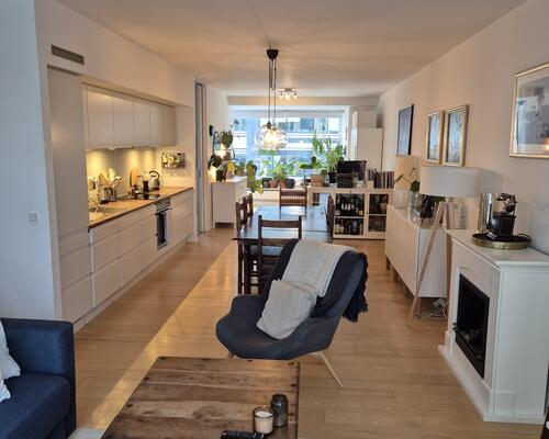 Lys lejlighed med havudsigt, fuldt møbleret, fremlejes i 2-3 måneder