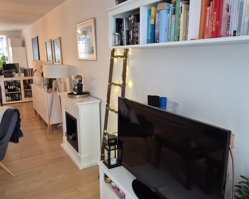 Lys lejlighed med havudsigt, fuldt møbleret, fremlejes i 2-3 måneder