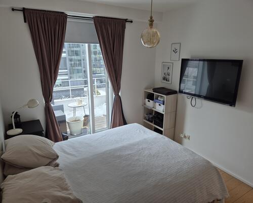 Lys lejlighed med havudsigt, fuldt møbleret, fremlejes i 2-3 måneder