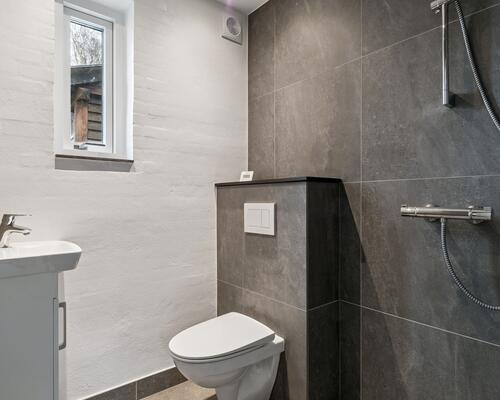 Flot ny lejlighed i naturskønne omgivelser.