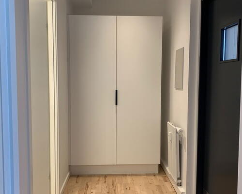 Nyrenoveret 2-værelses i Skalborg med elevator, parkering og lukket gårdmiljø – tæt på Aalborg Storcenter