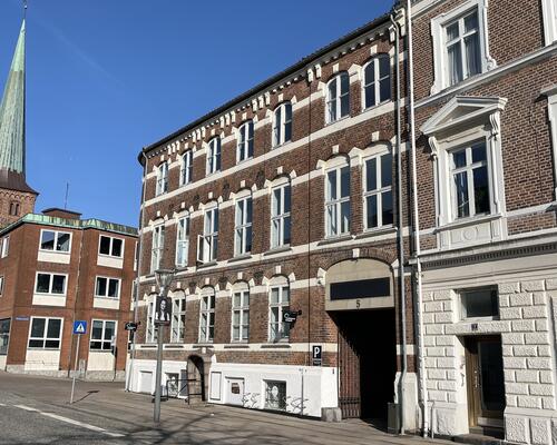 Istandsat værelse midt i Nyborg