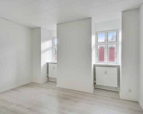 Moderne lejlighed i rolige omgivelser