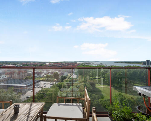 Gennemført 3-værelses lejlighed i Taffeltårnet på Spritten